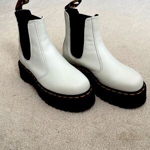 Platform Dr Martens boots